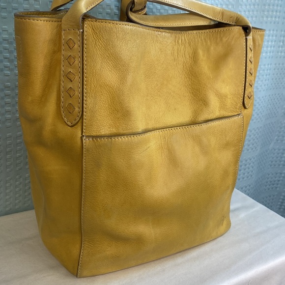 Frye Reed Medium Leather Hobo In Sunflower - Picture 3 of 17